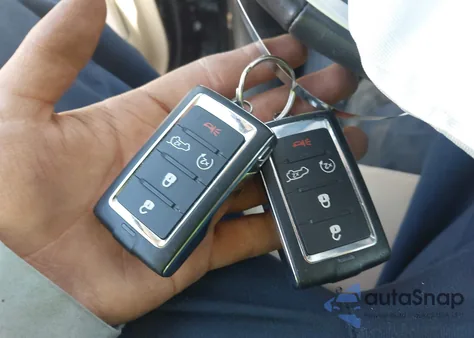 2022 Jeep Grand Cherokee L Limited 4X4 z USA, uszkodzony, nr VIN 1C4RJKBG2N8525340